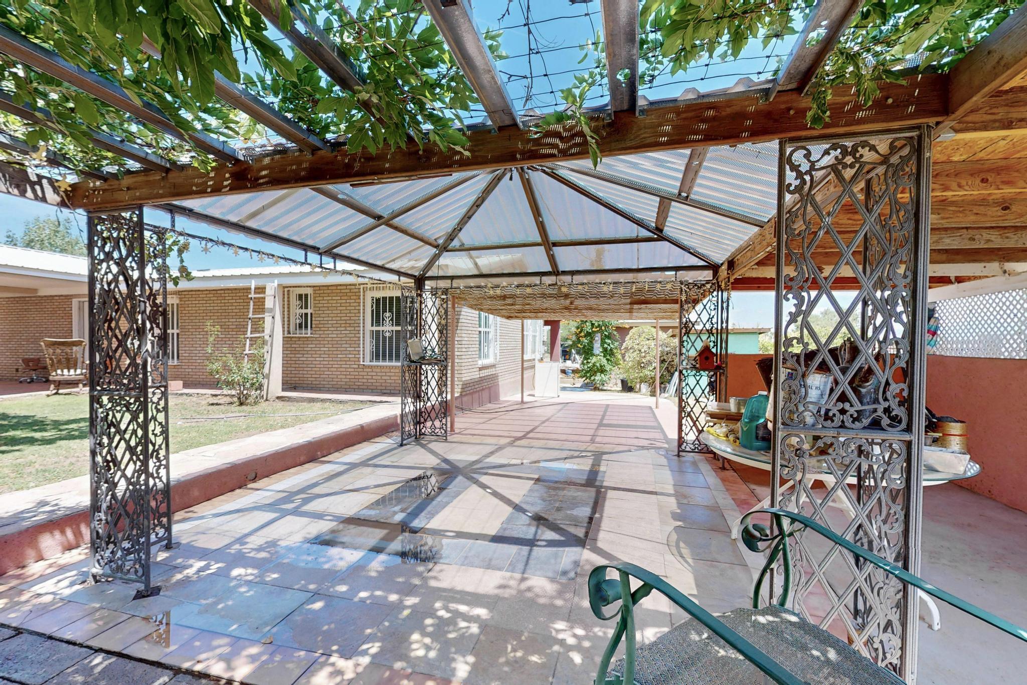 Homes for sale in Albuquerque, NM | 6916 Ray Ln Sw, Albuquerque, NM 87121 | MLS# 1088480