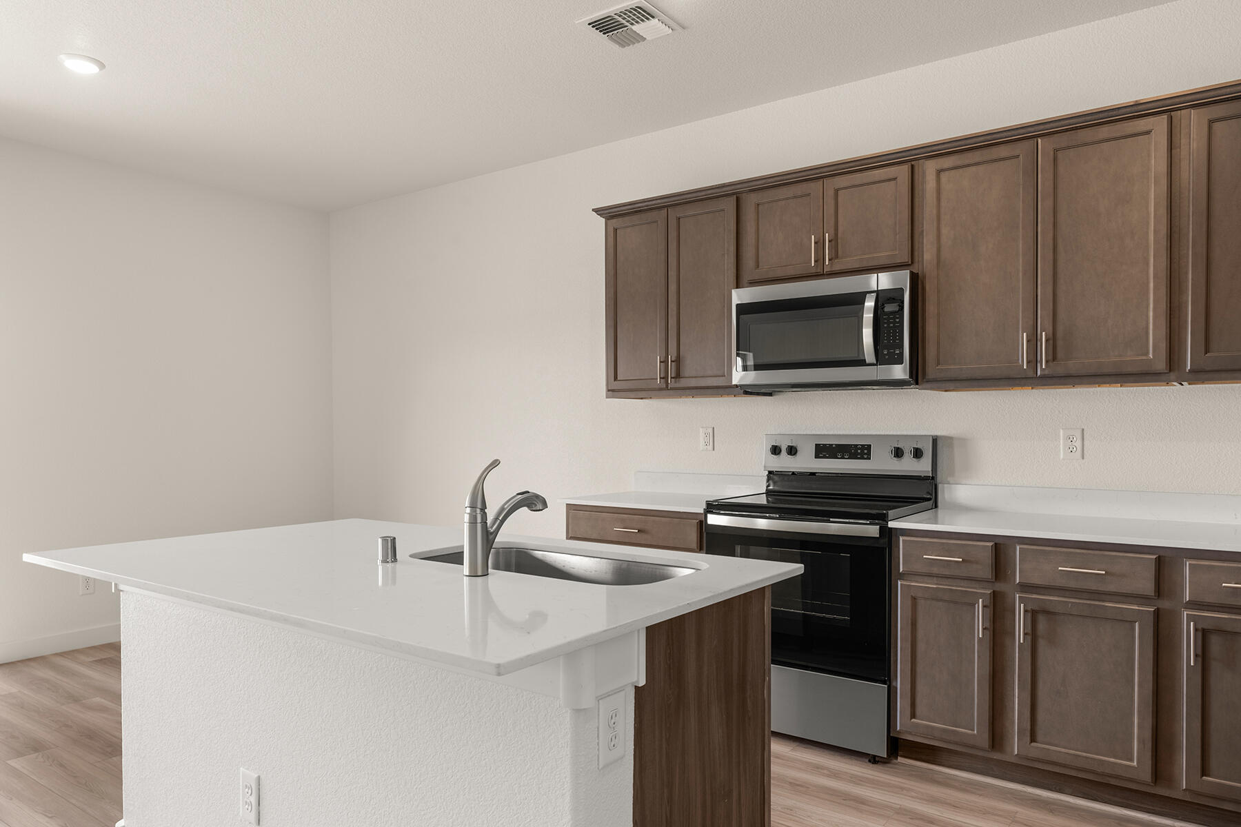 Homes for sale in Belen, NM | 806 Calle De Las Rosas, Belen, NM 87002 | MLS# 1088502