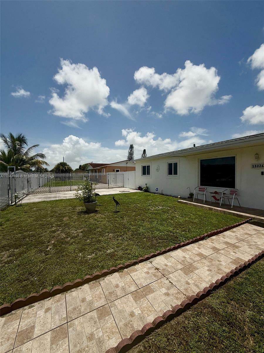 House for Sale in Miami Gardens, FL