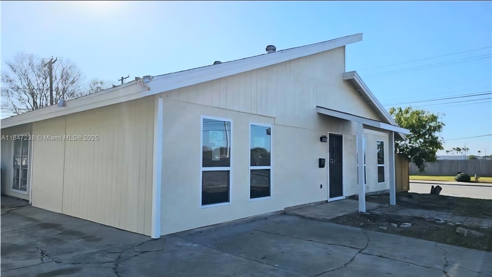 Homes for sale in ,, FL | 1230 Bernice Dr, ,, FL 78412 | MLS# A11847238