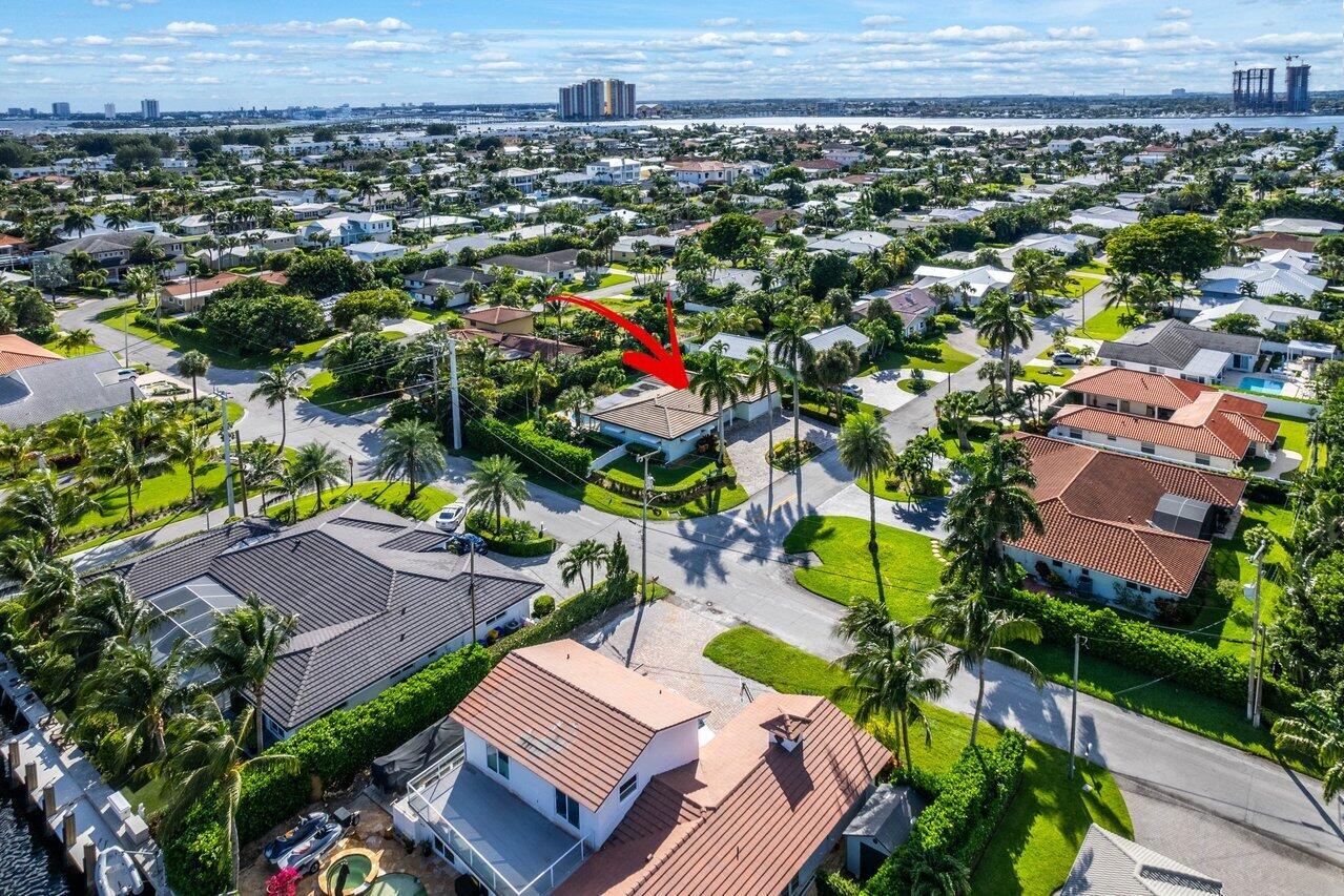 Homes for sale in Singer Island, FL | 1241 Emerald Dr, Singer Island, FL 33404 | MLS# R11110581