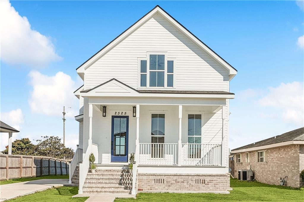 Homes for sale in Arabi, LA | 2325 Benjamin St, Arabi, LA 70032 | MLS# 2513816
