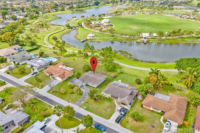 197 Sandpiper Avenue Royal Palm Beach FL 33411 | R11110682