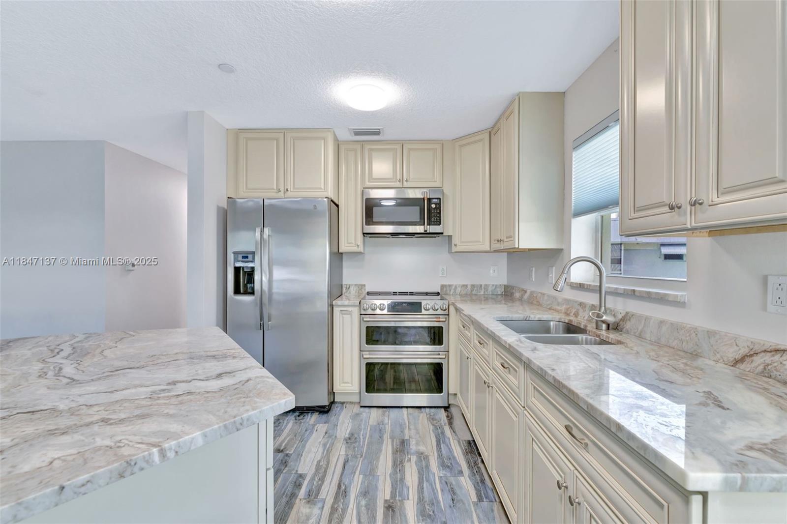 Homes for sale in Stuart, FL | 2929 Se Ocean Blvd #F6, Stuart, FL 34996 | MLS# A11847137