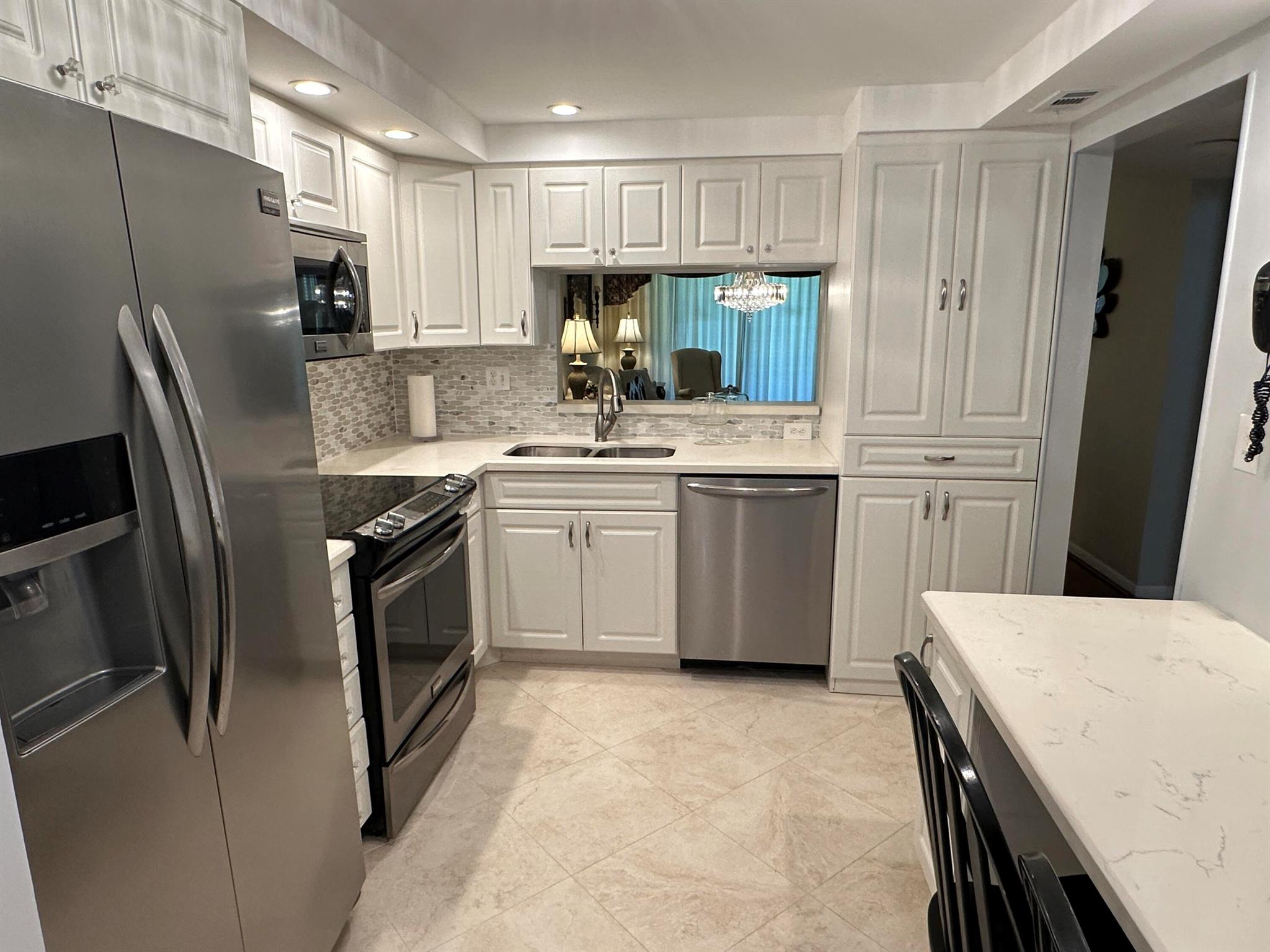 Homes for sale in Pembroke Pines, FL | 1101 Colony Point Circle #108, Pembroke Pines, FL 33026 | MLS# R11110739