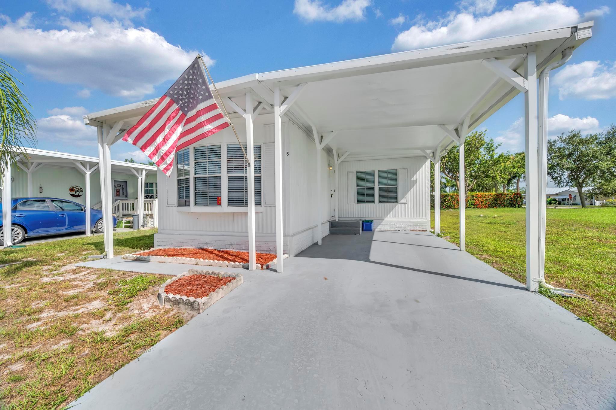 Spanish Lakes Riverfront