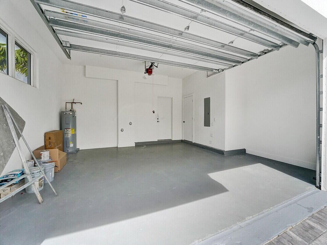 Homes for sale in Fort Lauderdale, FL | 1220 Ne 15Th Avenue, Fort Lauderdale, FL 33304 | MLS# R11110803