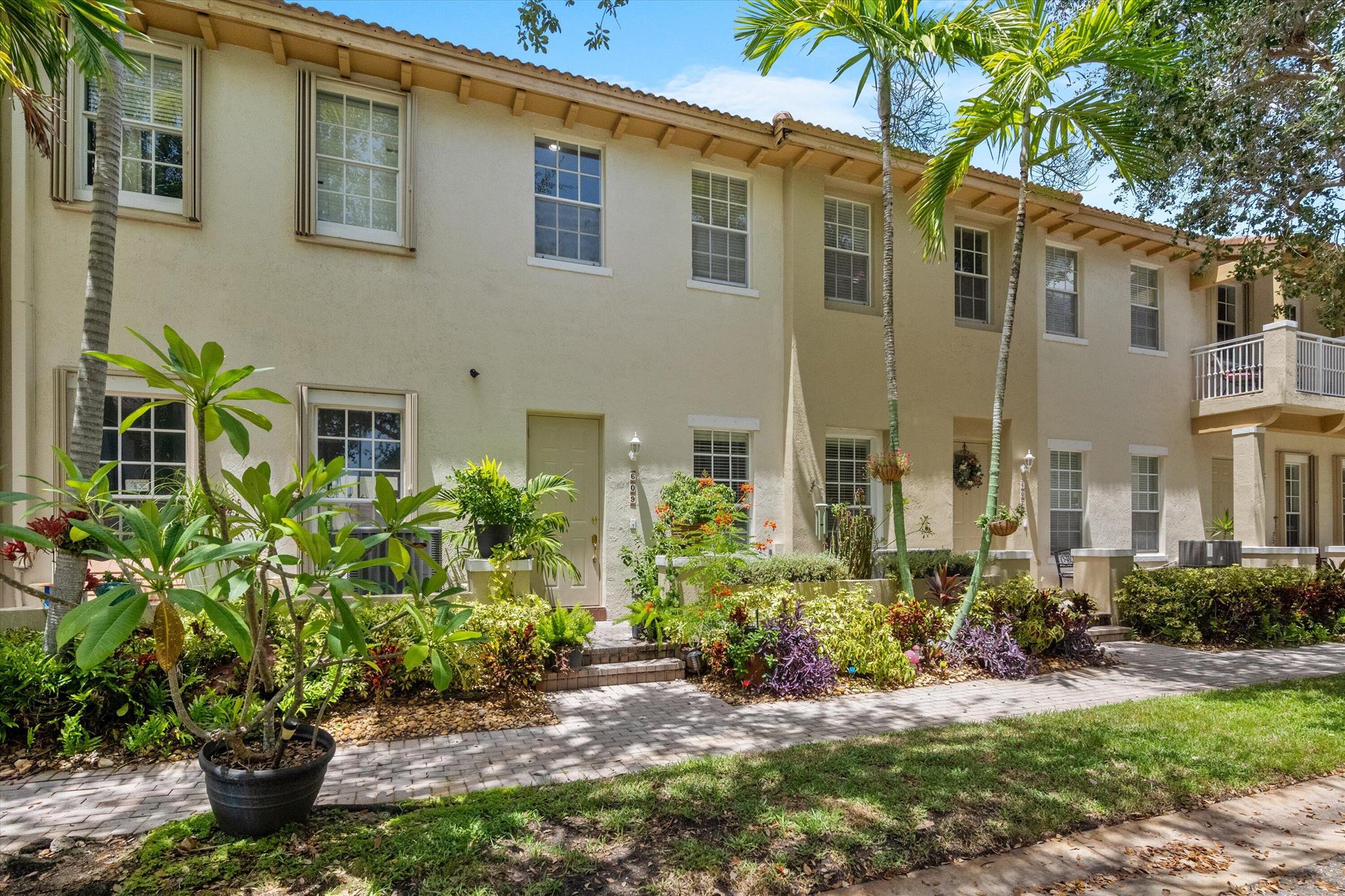 Homes for sale in Boynton Beach, FL | 609 Nw 24th Avenue, Boynton Beach, FL 33426 | MLS# R11110880