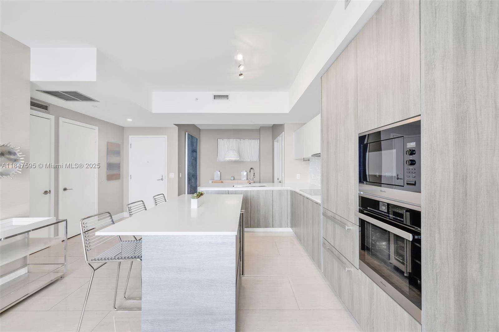 2900 NE 7th Ave #2103, Miami FL 33137