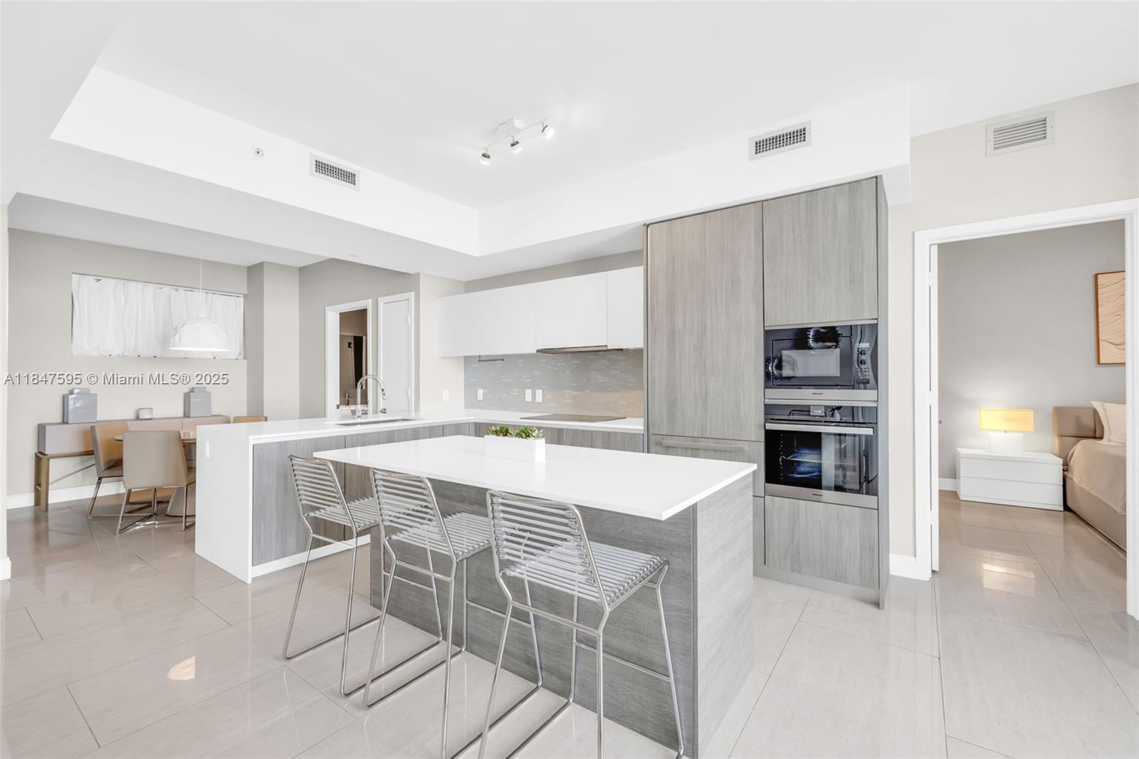2900 NE 7th Ave #2103, Miami FL 33137