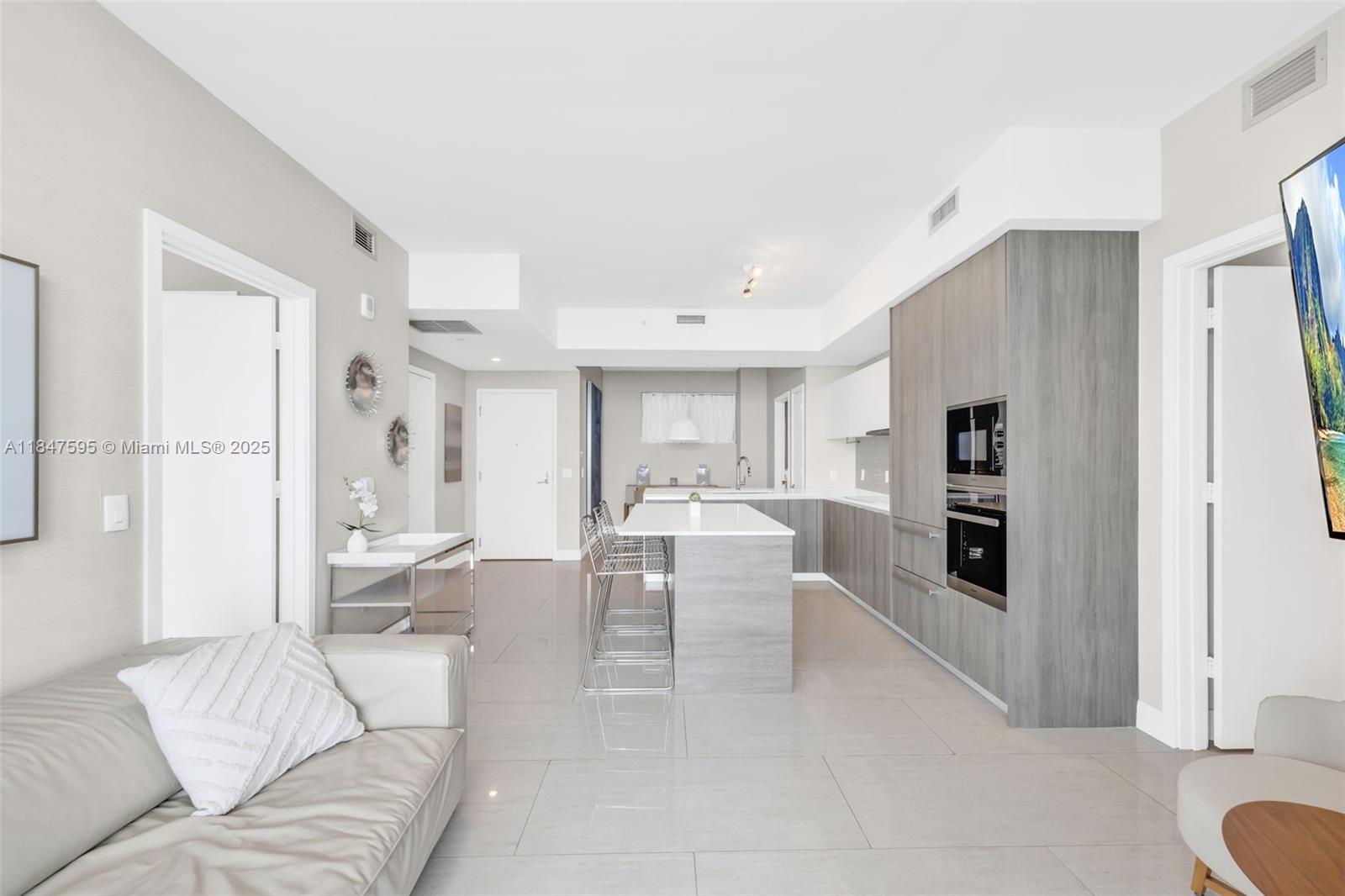 2900 NE 7th Ave #2103, Miami FL 33137