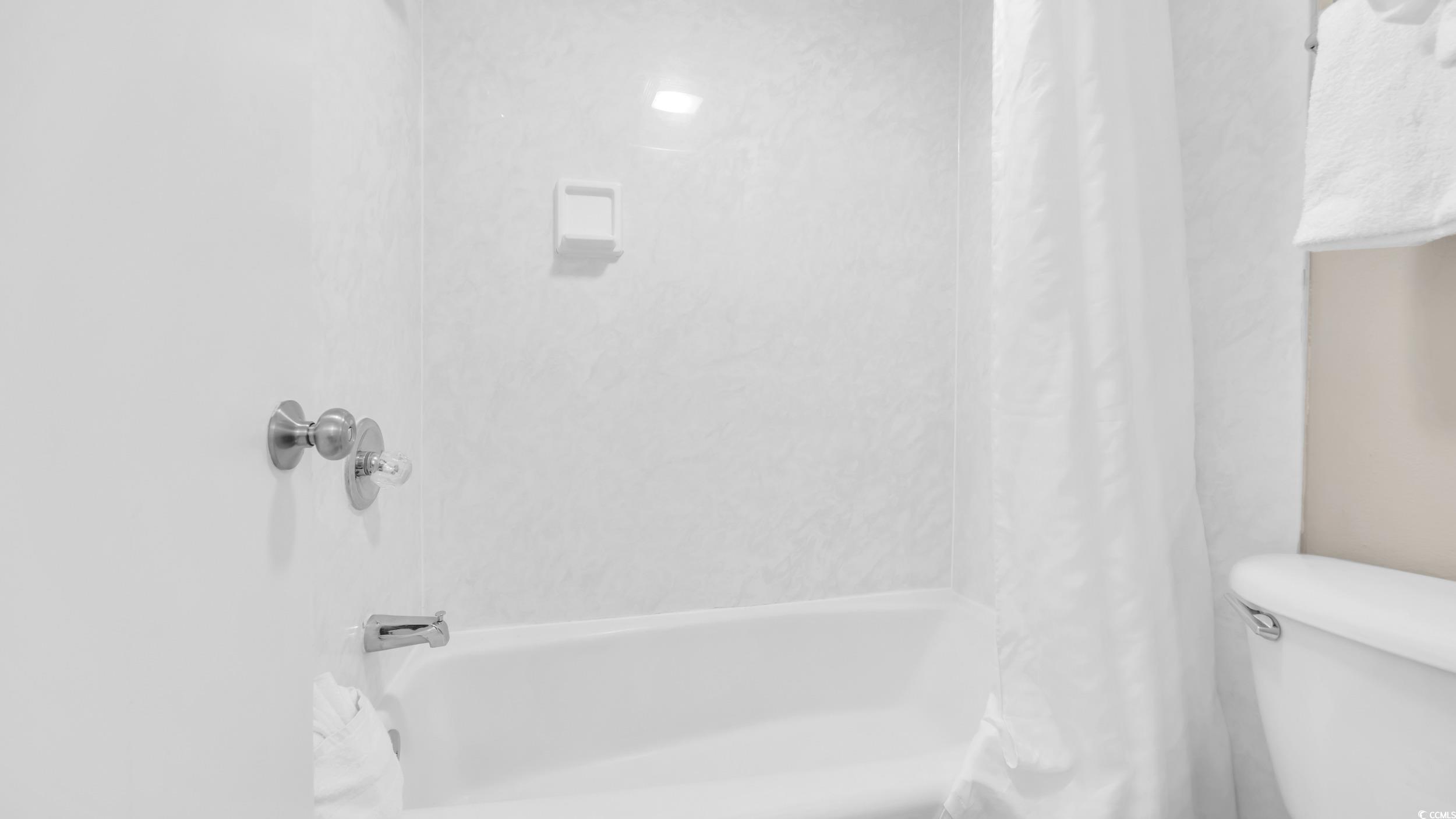 2518372 | Photo 12