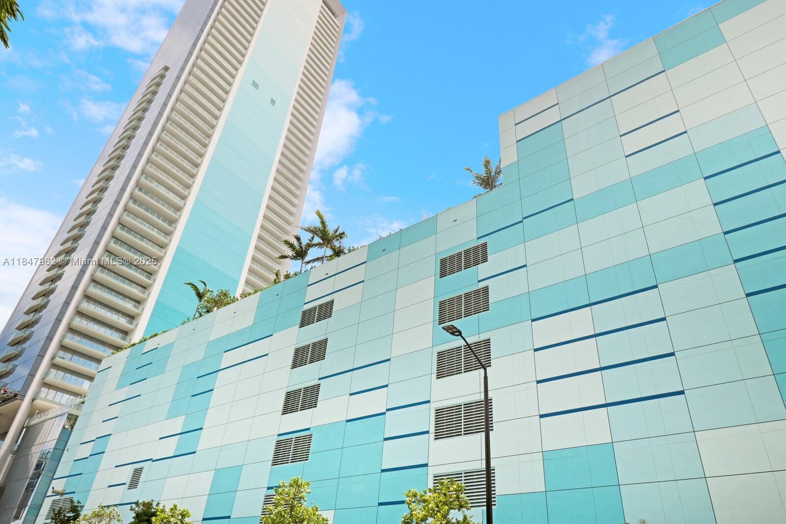 Condo for Sale in Miami, FL