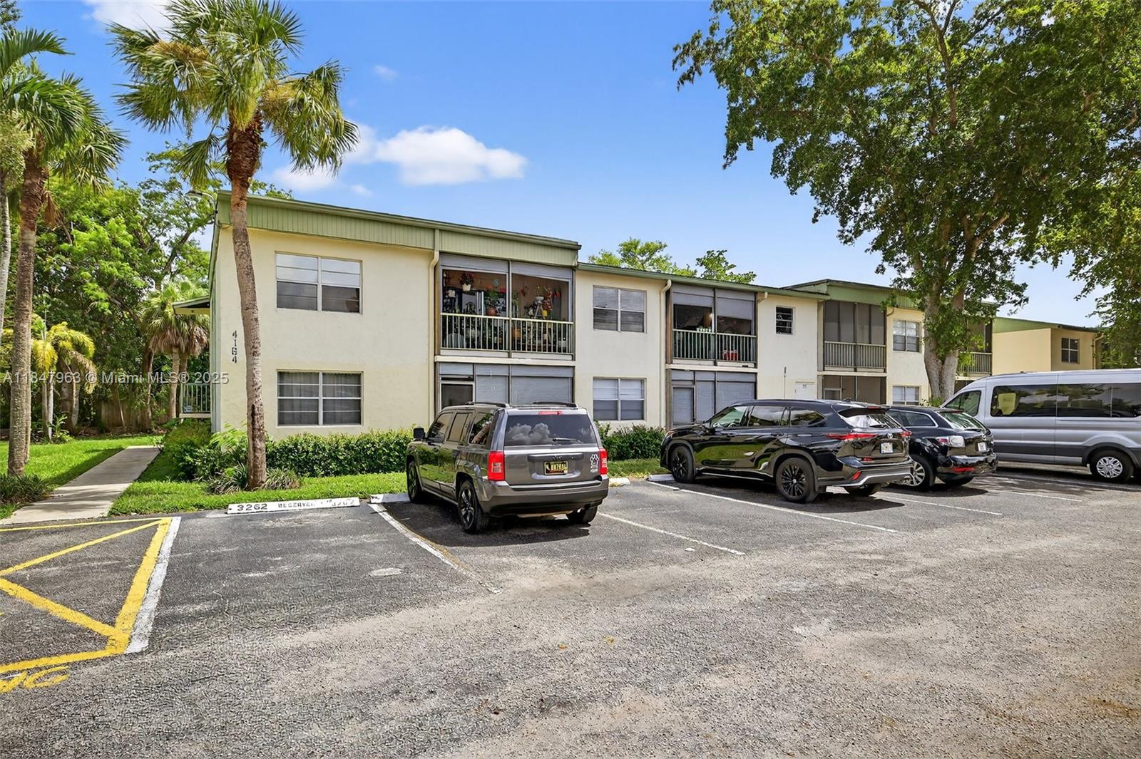 Homes for sale in Coral Springs, FL | 4164 Nw 90th Ave #201, Coral Springs, FL 33065 | MLS# A11847963
