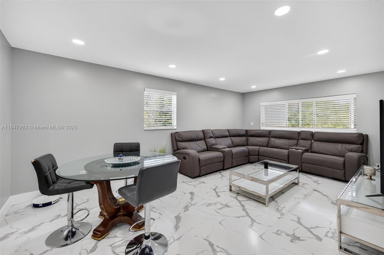 Homes for sale in Coral Springs, FL | 4164 Nw 90th Ave #201, Coral Springs, FL 33065 | MLS# A11847963