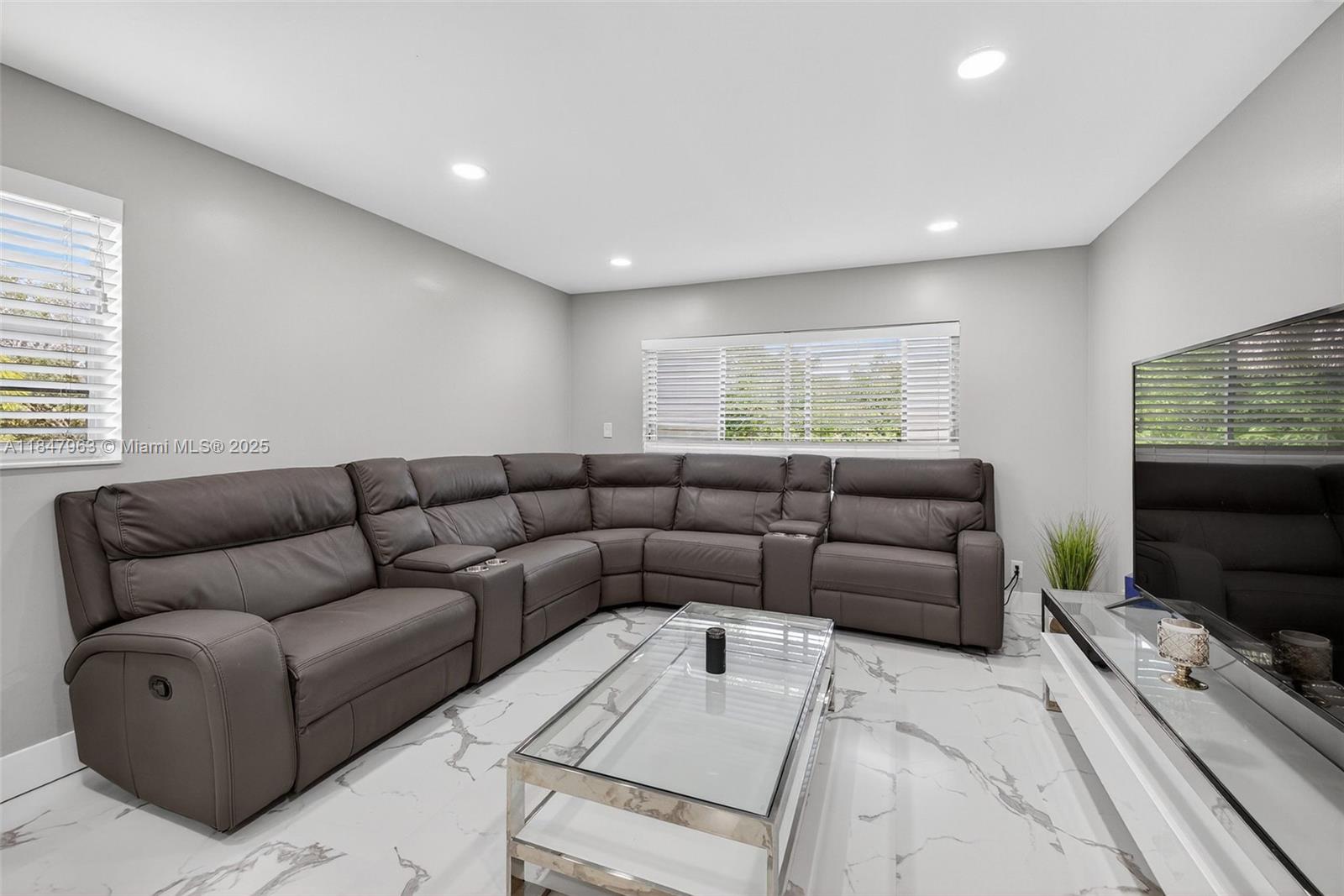 Homes for sale in Coral Springs, FL | 4164 Nw 90Th Ave #201, Coral Springs, FL 33065 | MLS# A11847963