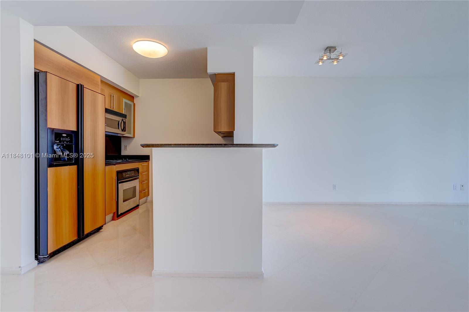 325 S Biscayne Blvd #2418, Miami FL 33131