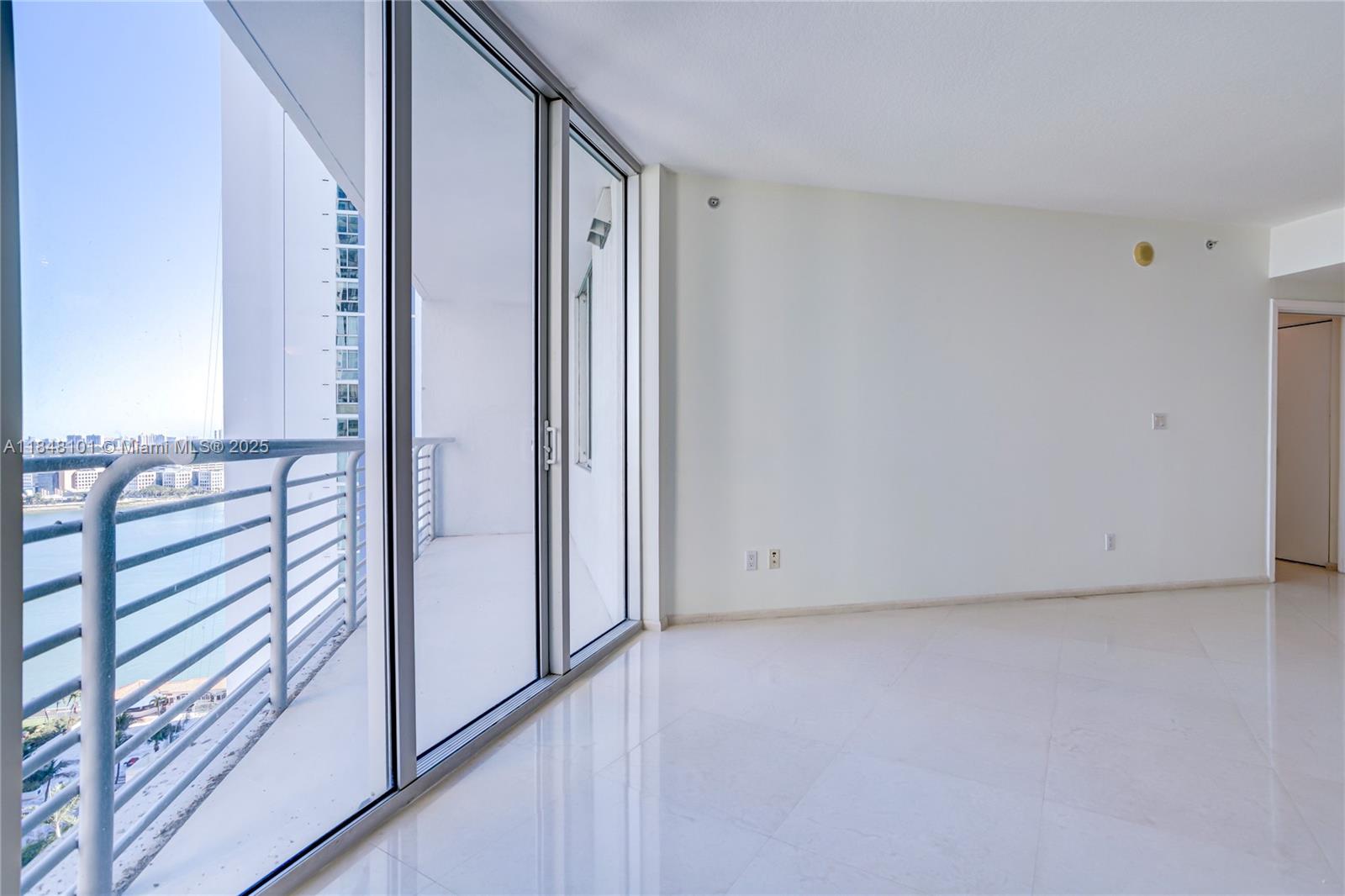 325 S Biscayne Blvd #2418, Miami FL 33131