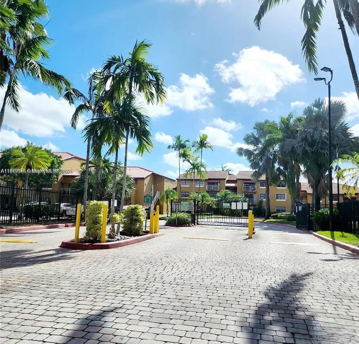 The Courts At Kendall Con