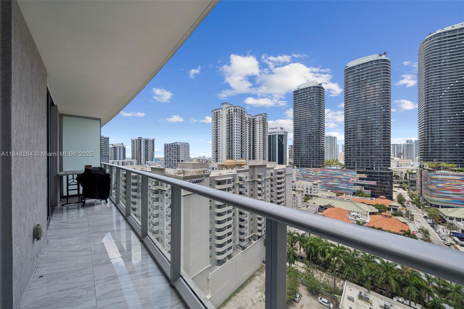 Condo for Sale in Miami, FL