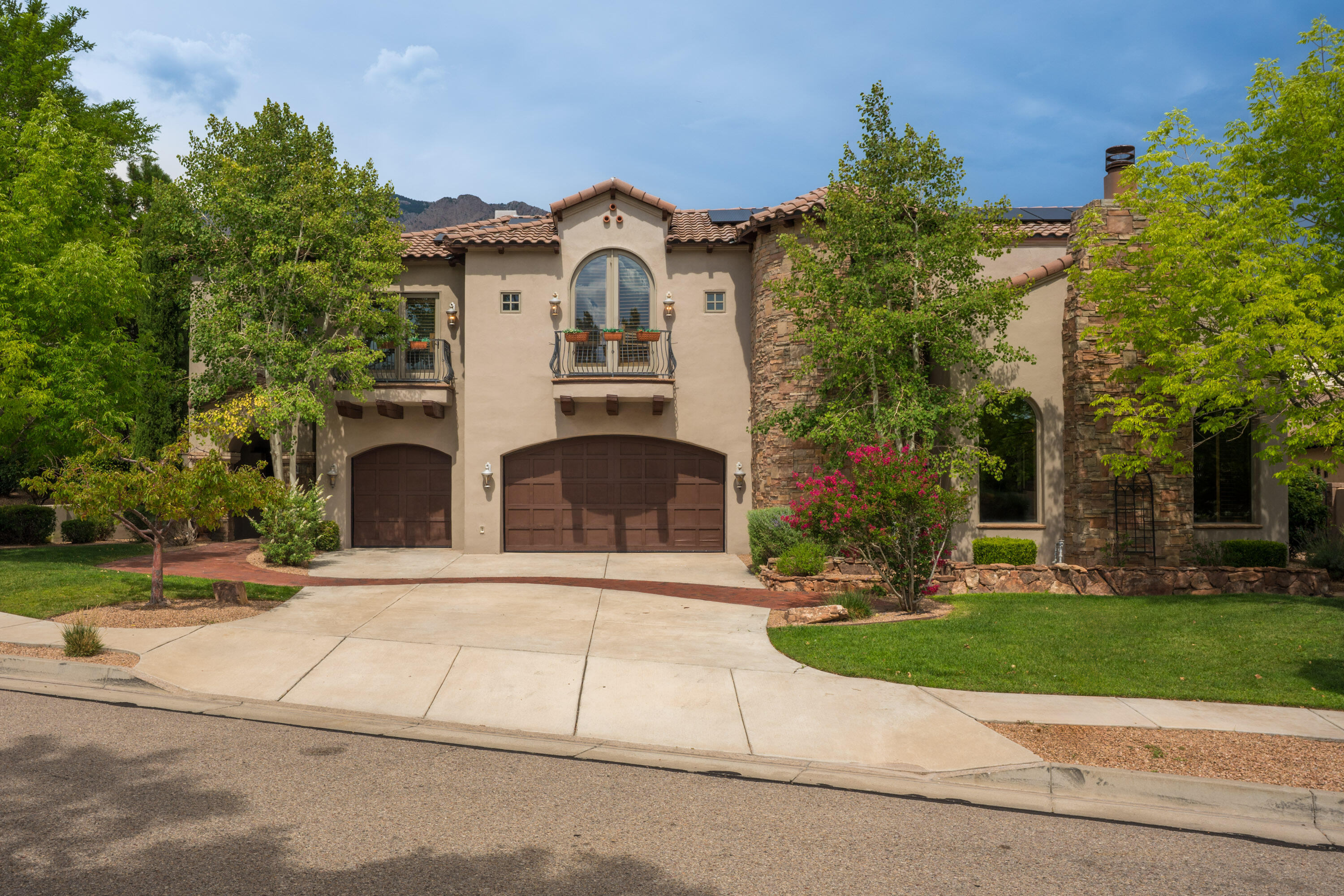 Homes for sale in Albuquerque, NM | 8820 Gypsy Dr Ne, Albuquerque, NM 87122 | MLS# 1088627