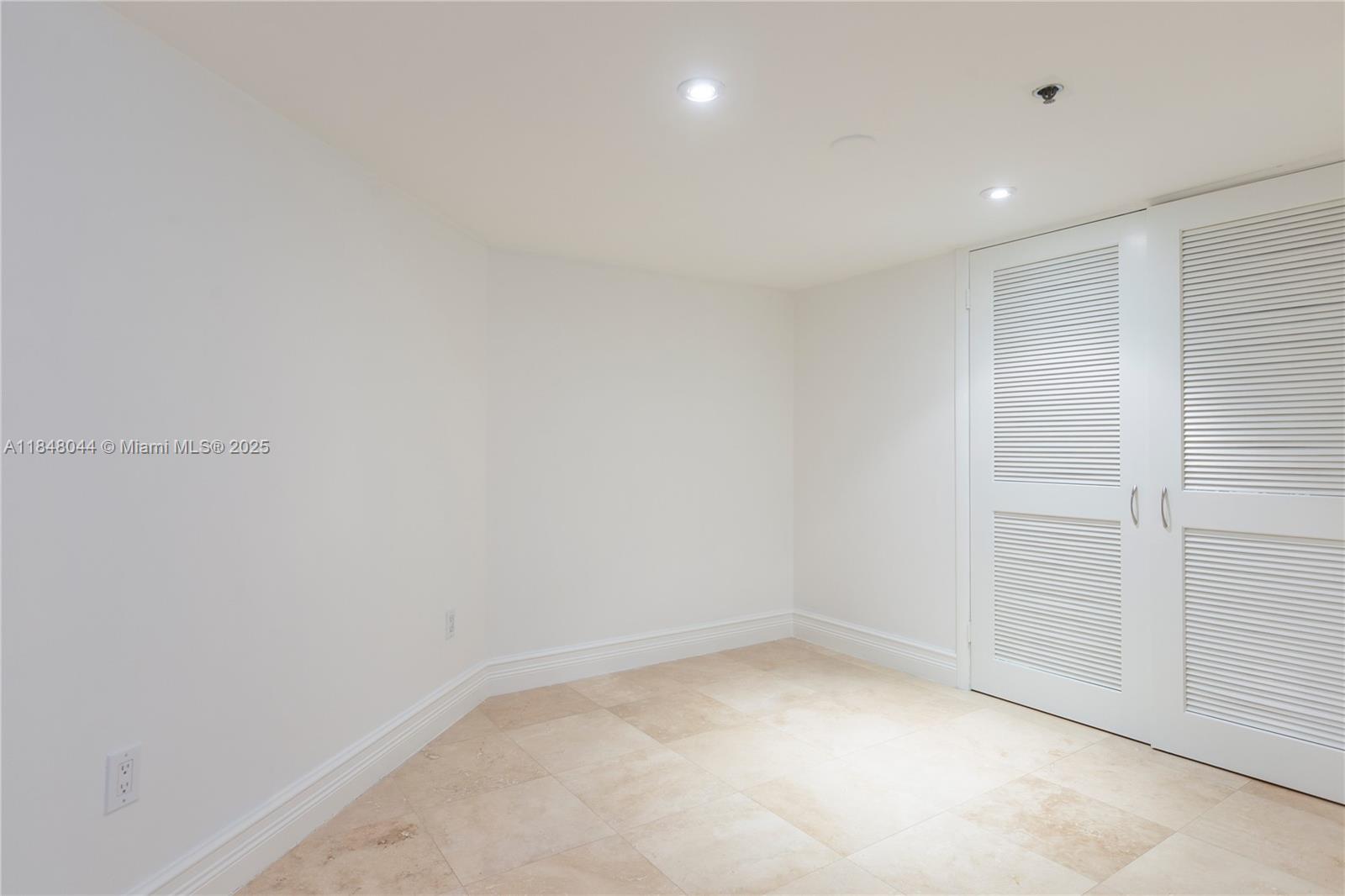 251 Crandon Blvd #243, Key Biscayne FL 33149