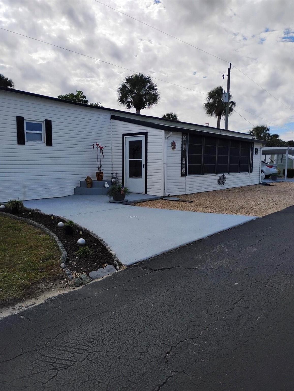 Homes for sale in Jensen Beach, FL | 13827 S Indian River Dr #5, Jensen Beach, FL 34957 | MLS# R11111061