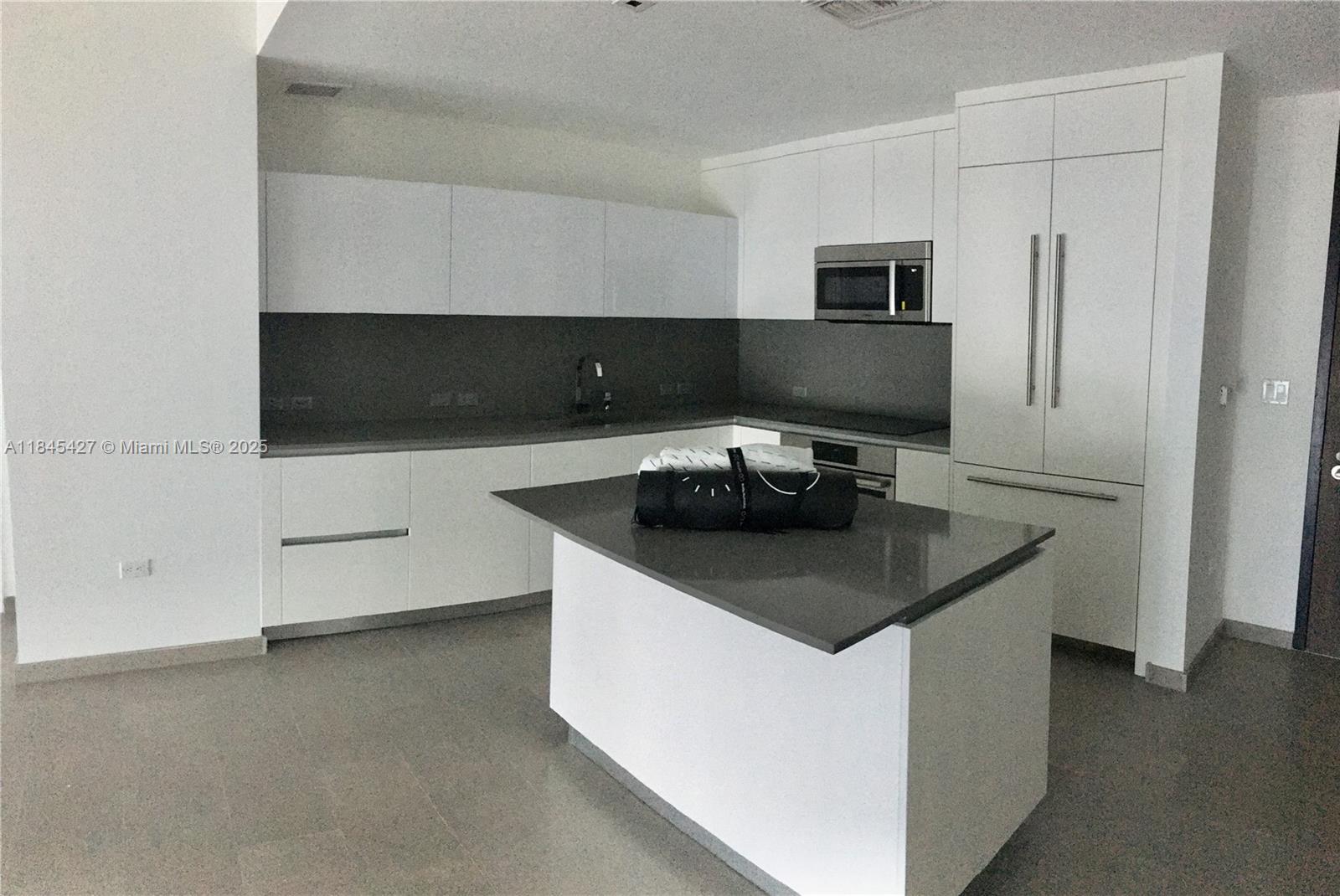 Condo for Sale in Miami, FL