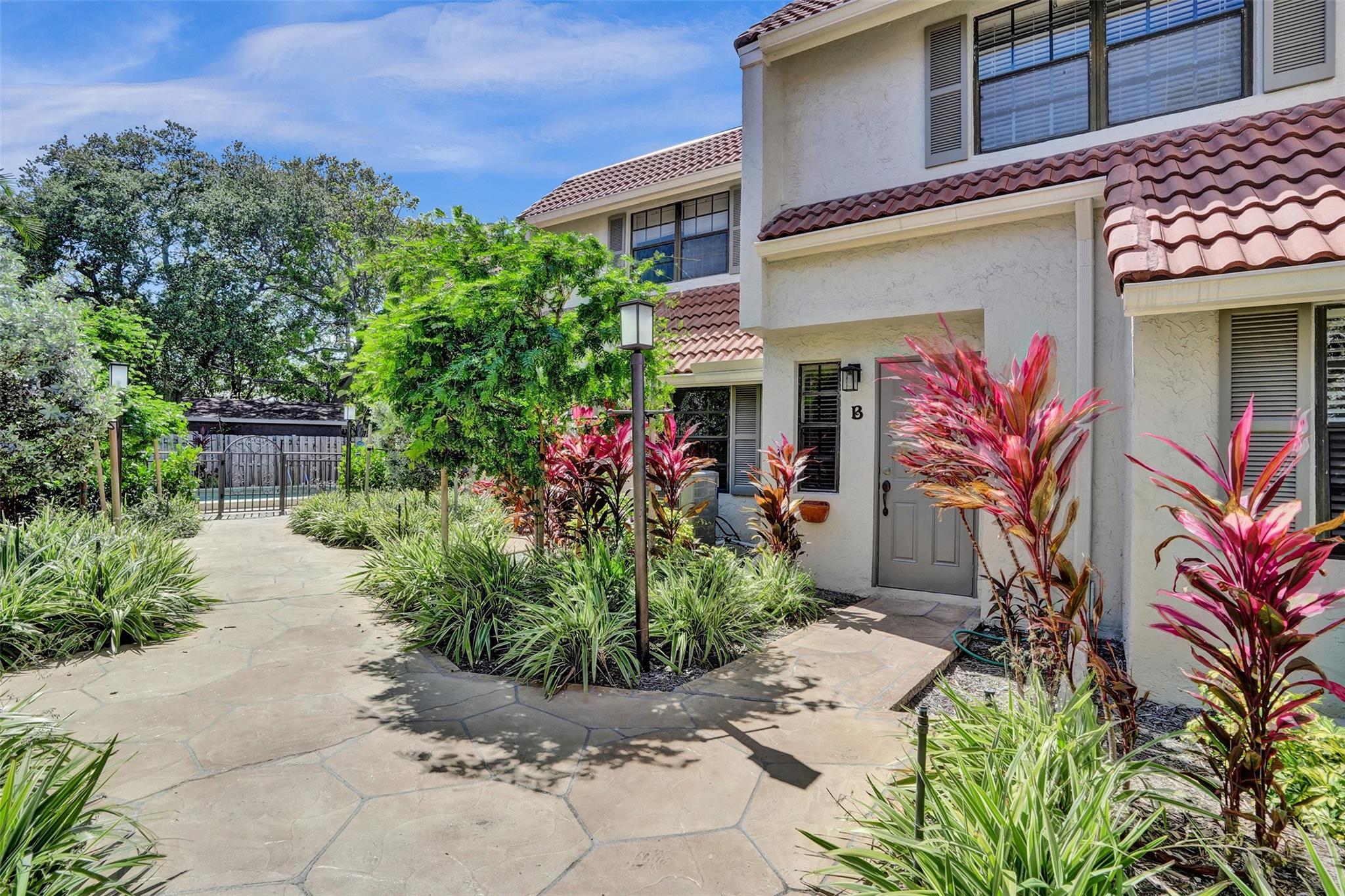 Homes for sale in Fort Lauderdale, FL | 1415 S Miami Rd #B, Fort Lauderdale, FL 33316 | MLS# F10517302