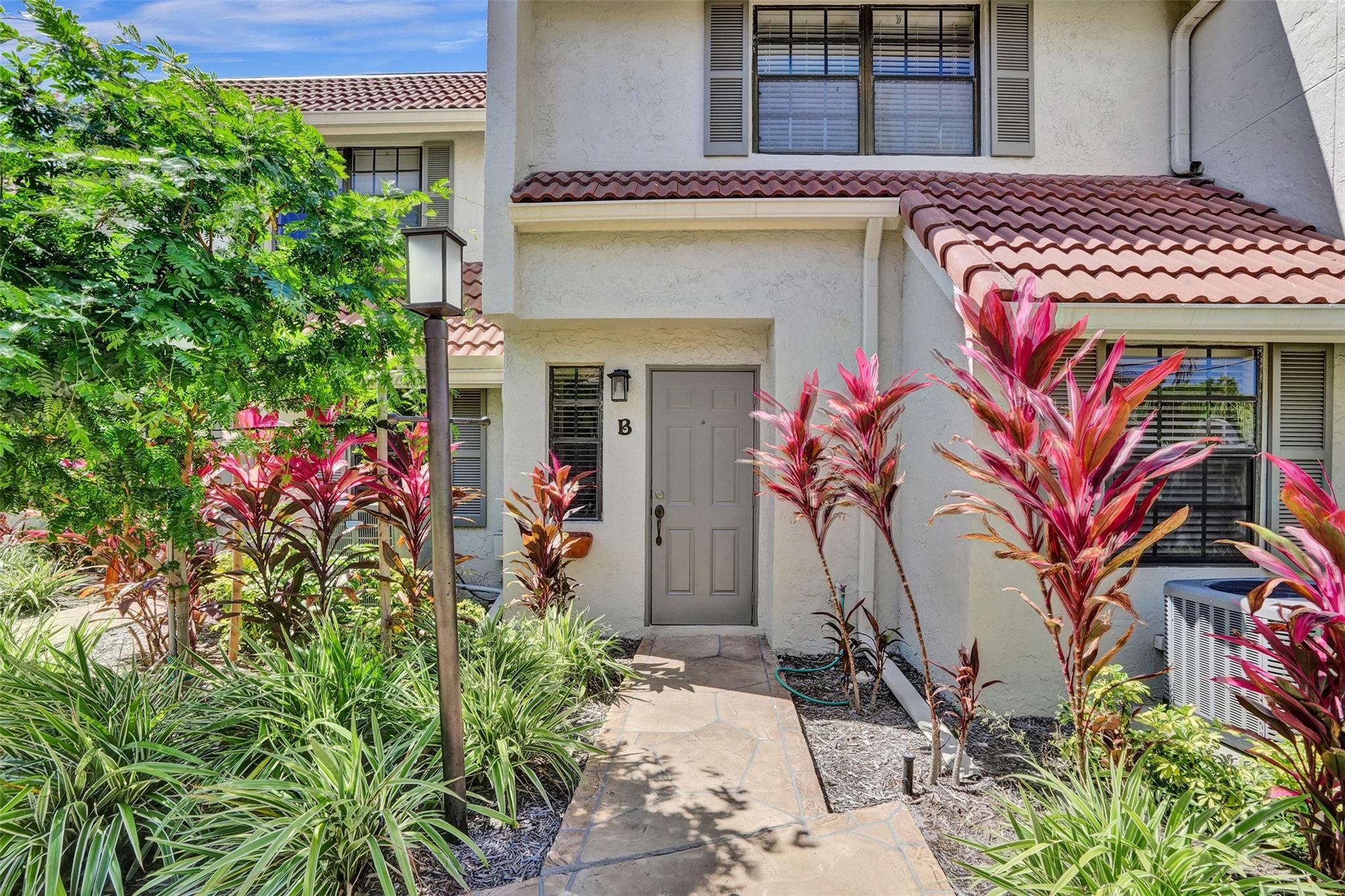 Homes for sale in Fort Lauderdale, FL | 1415 S Miami Rd #B, Fort Lauderdale, FL 33316 | MLS# F10517302