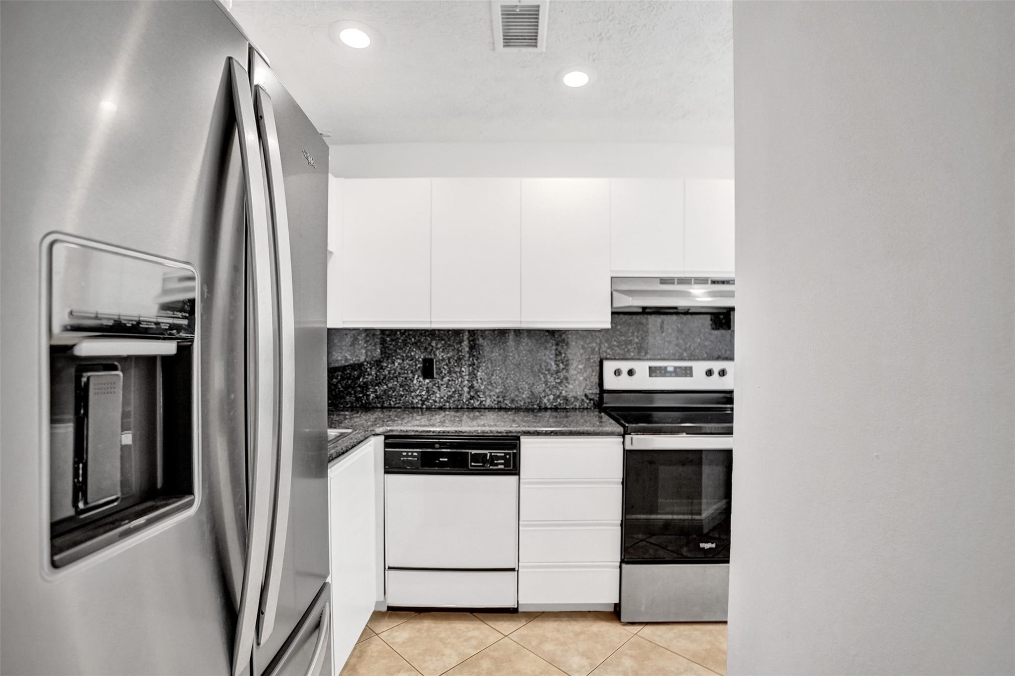 Homes for sale in Fort Lauderdale, FL | 1415 S Miami Rd #B, Fort Lauderdale, FL 33316 | MLS# F10517302