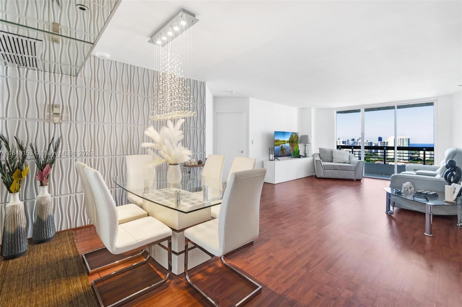 Mystic Pointe Tower 500 C