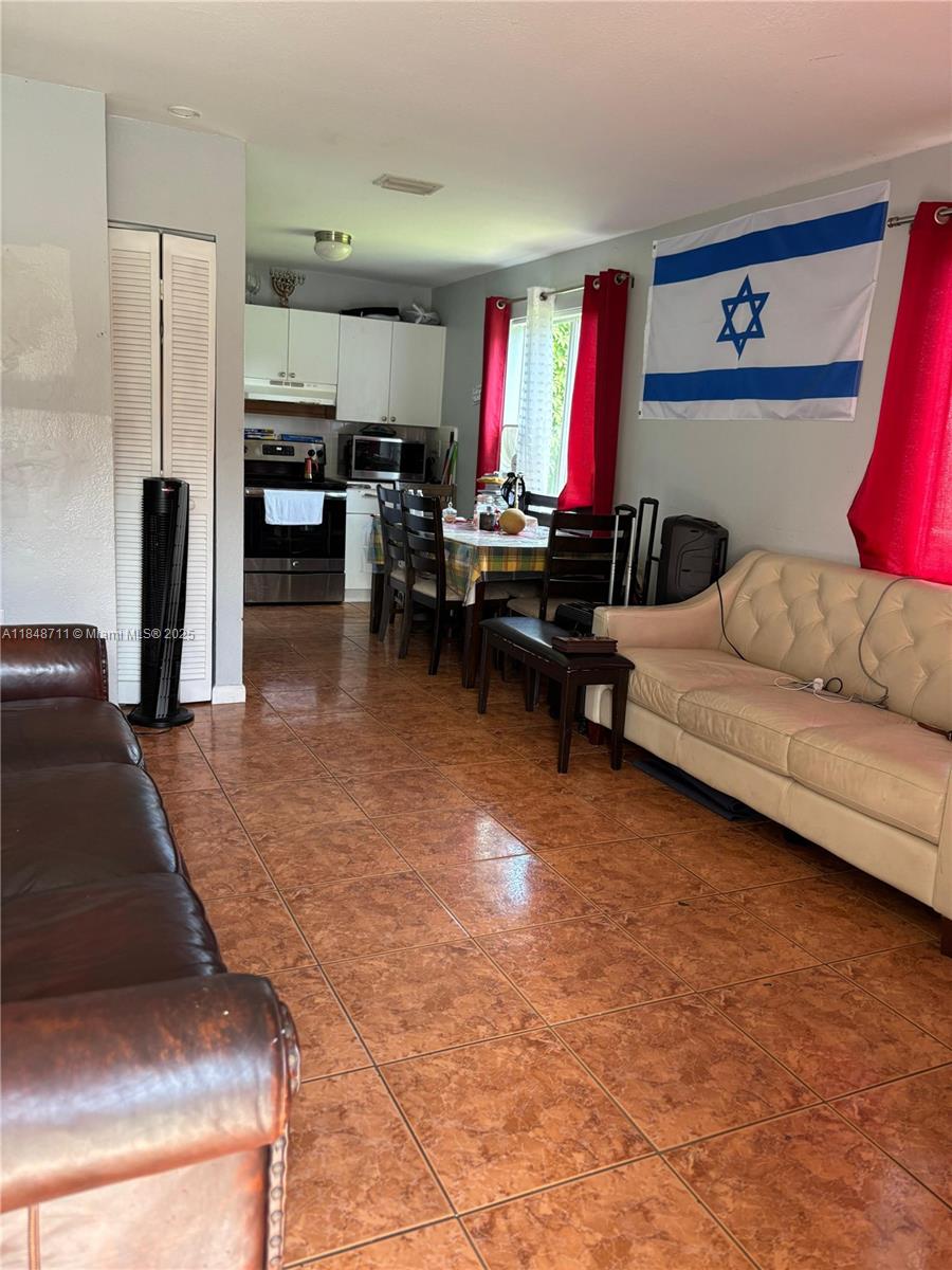 Homes for sale in Homestead, FL | 997 Nw 11 Street, Homestead, FL 33030 | MLS# A11848711