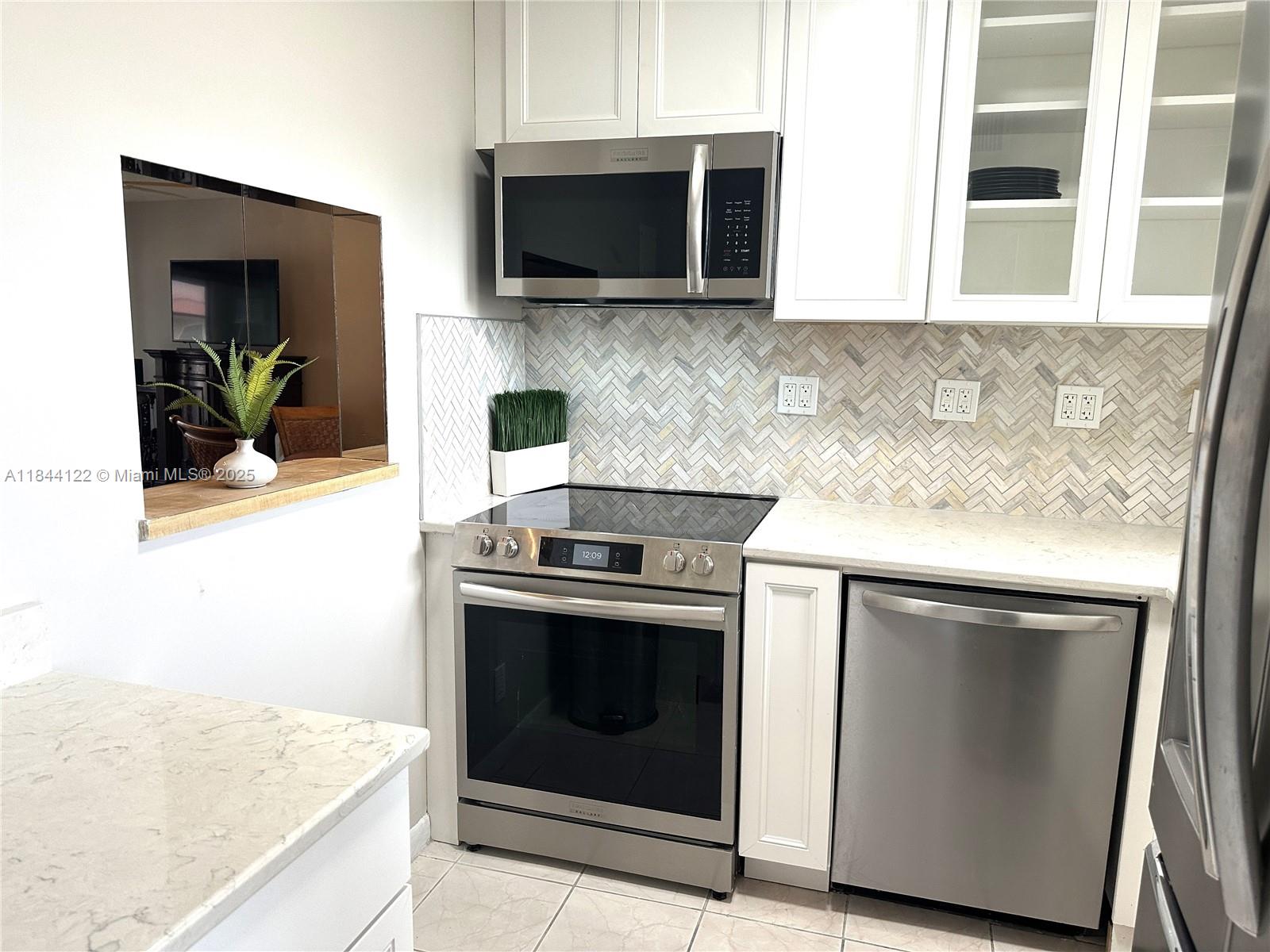 Sunrise Lakes 117 Condo