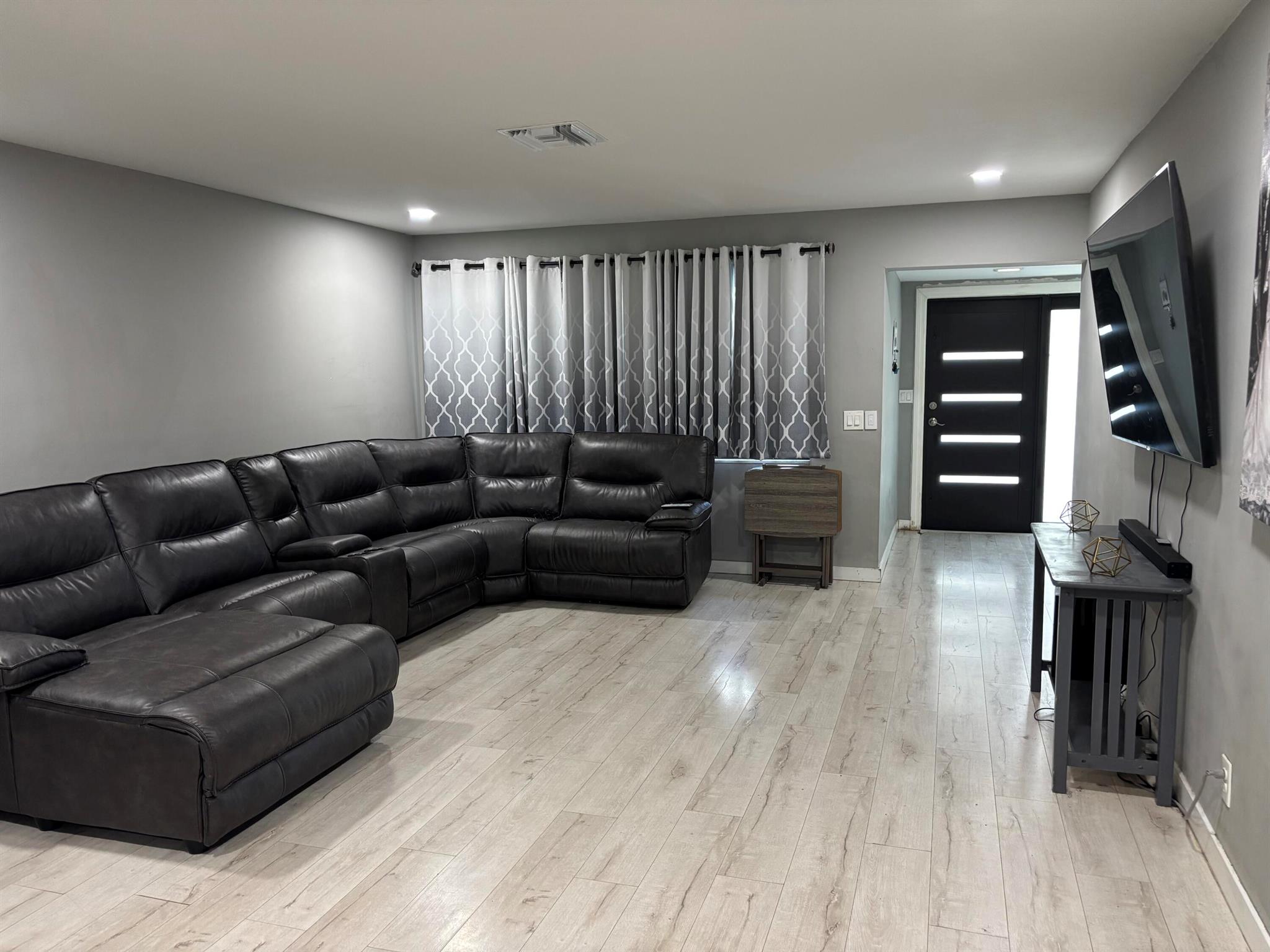 Homes for sale in Royal Palm Beach, FL | 197 Sandpiper Avenue, Royal Palm Beach, FL 33411 | MLS# R11111188