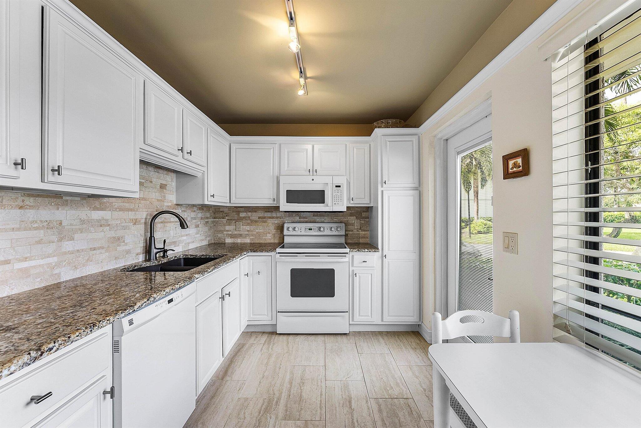 Homes for sale in Boynton Beach, FL | 4082-A Quail Ridge Dr #Osprey, Boynton Beach, FL 33436 | MLS# R11111209