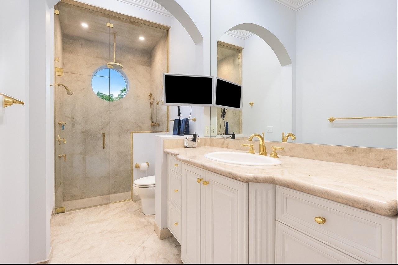 His Primary Bath w Steam