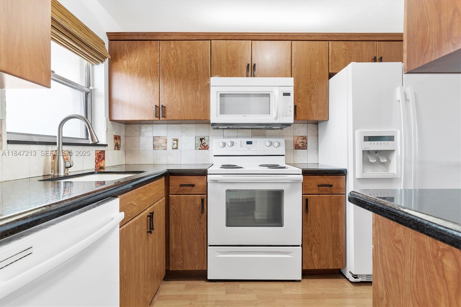 Sunrise Lakes 5 Condo