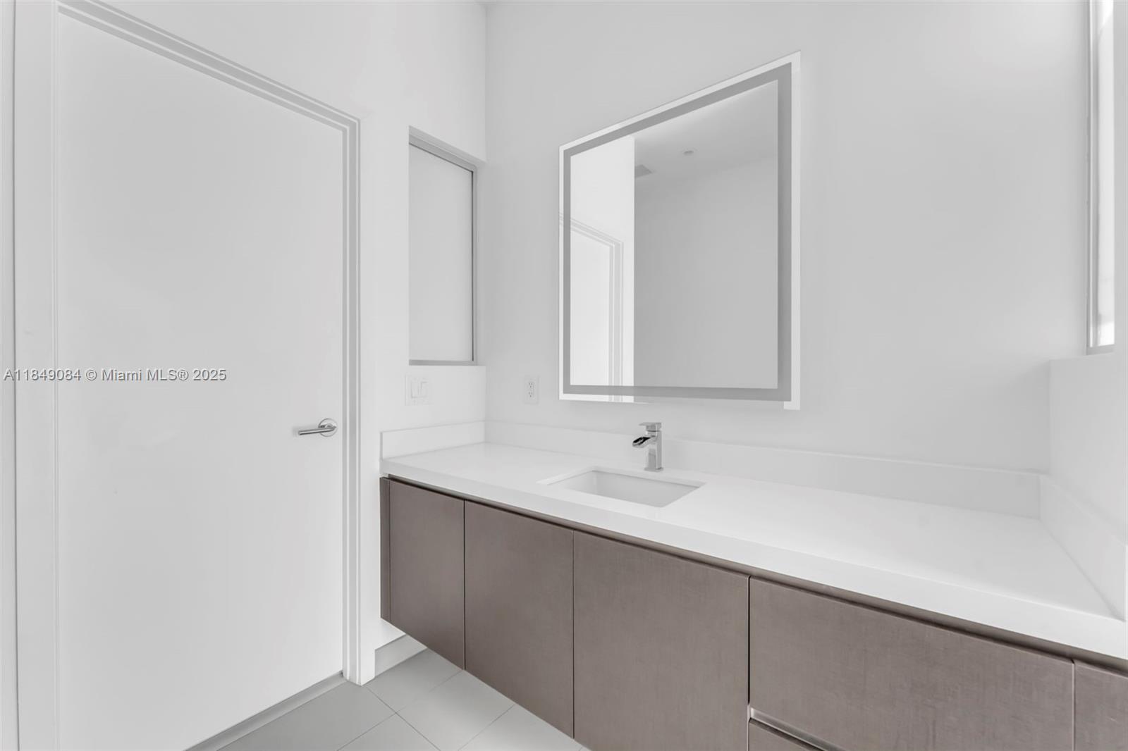 851 NE 1st Ave #505, Miami FL 33132