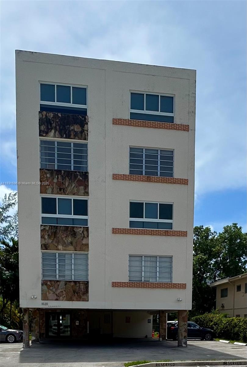 Chatillon Hall Condominiu