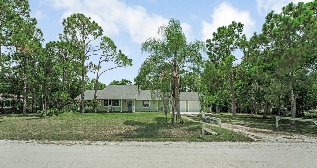 Homes for sale in Loxahatchee, FL | 17956 46Th Court N, Loxahatchee, FL 33470 | MLS# R11111318