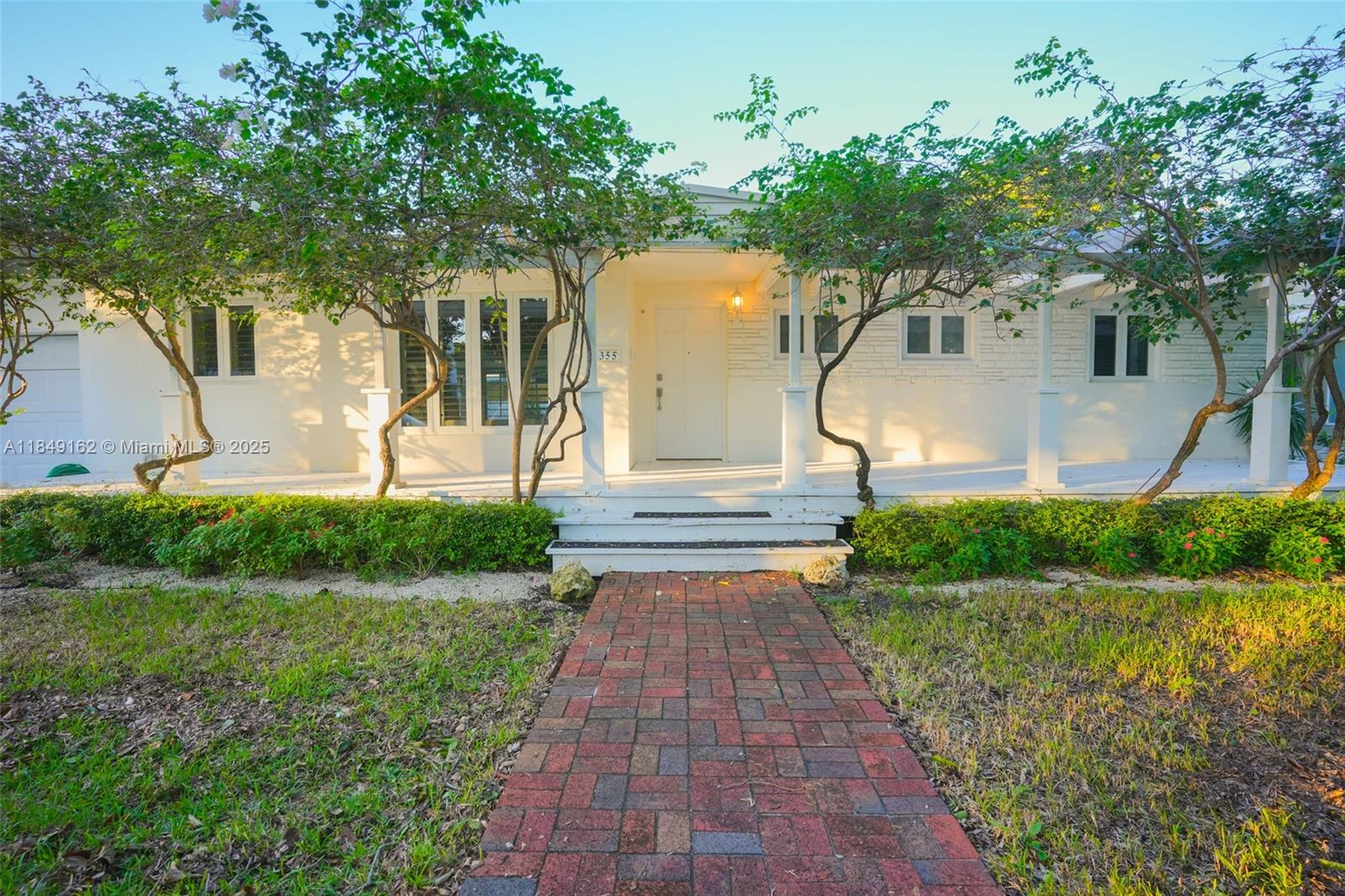355 Redwood Ln Key Biscayne, FL 33149