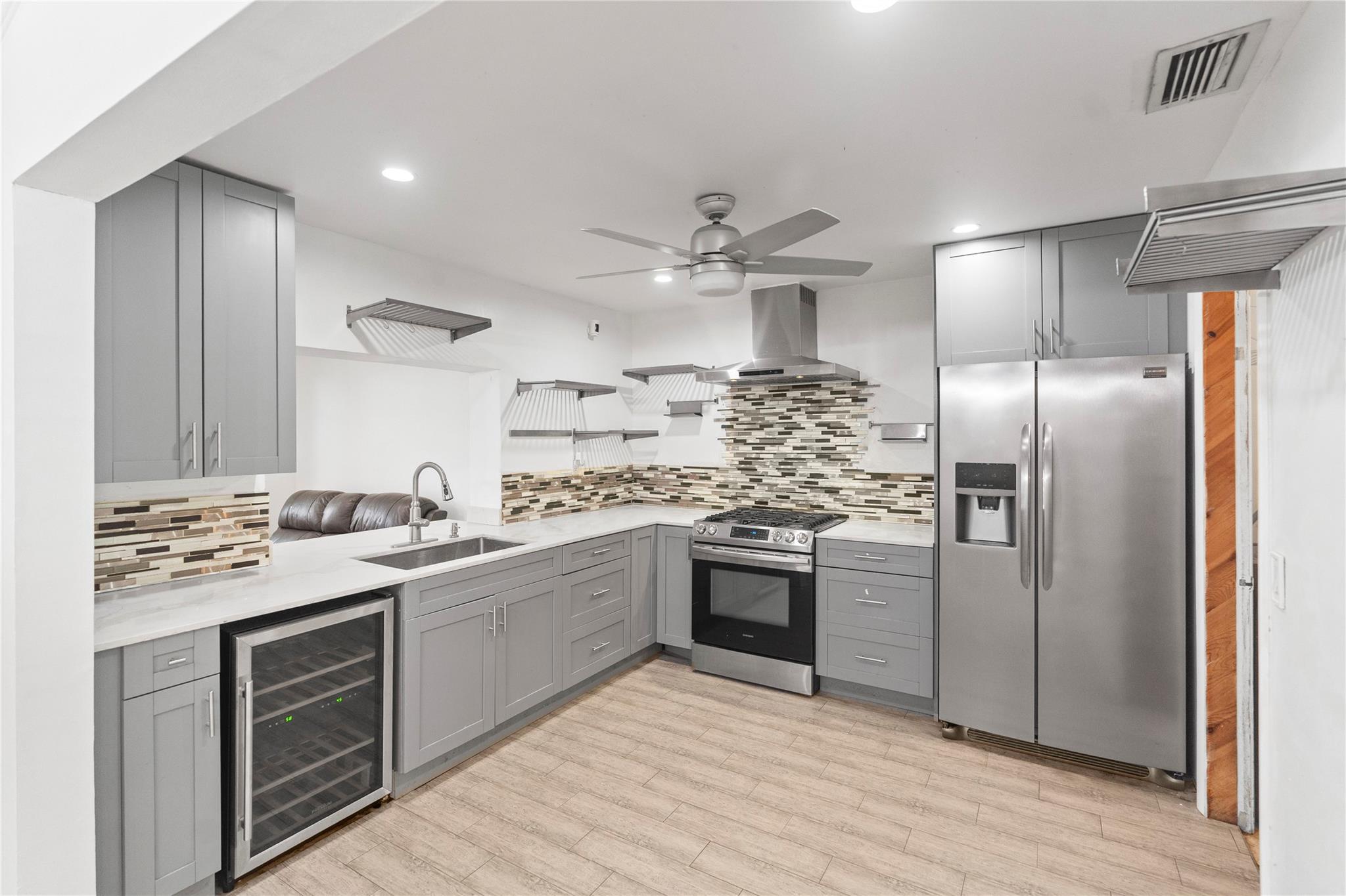 Homes for sale in Pembroke Pines, FL | 9700 Nw 10th St, Pembroke Pines, FL 33024 | MLS# F10517404