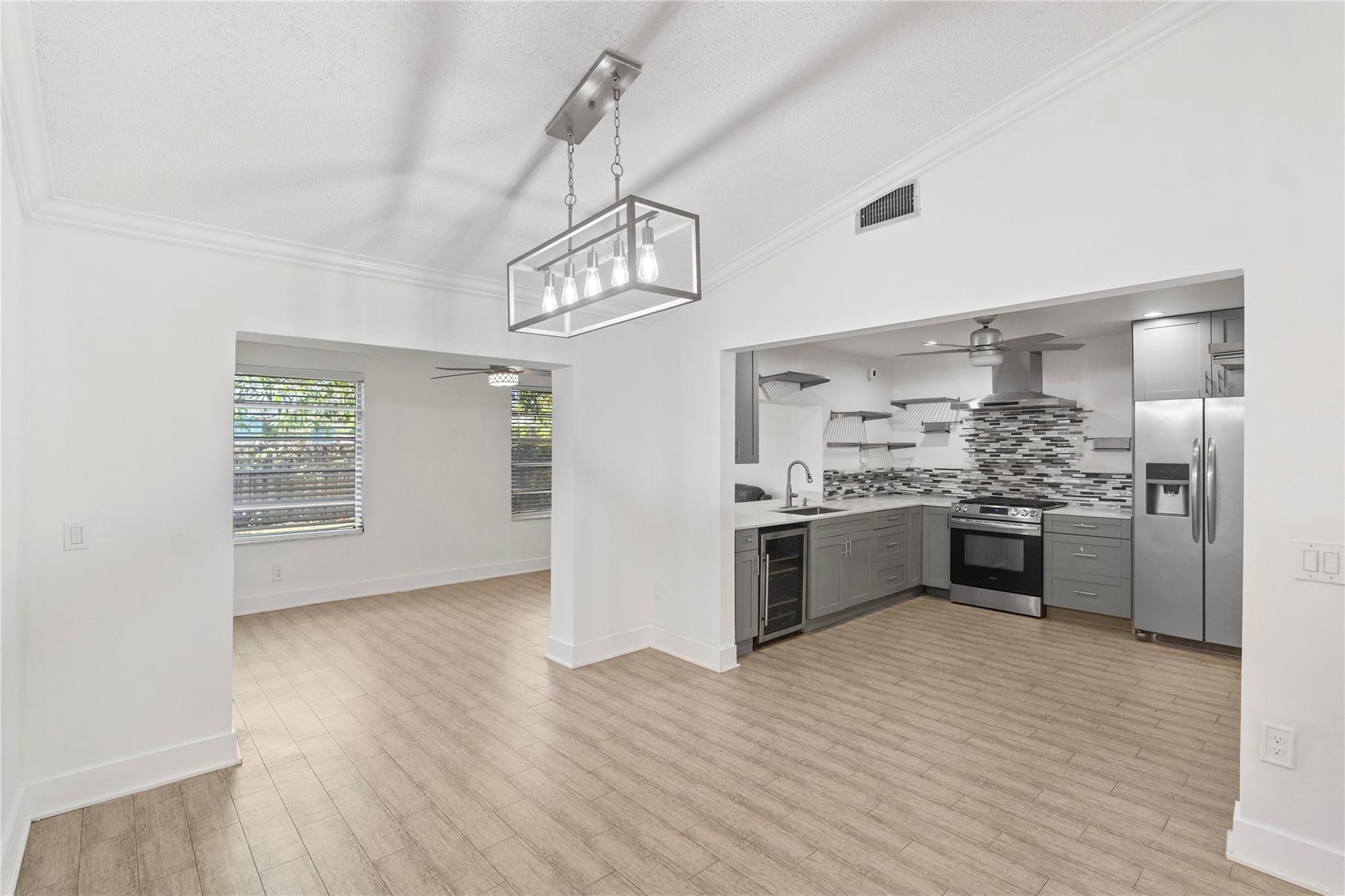 Homes for sale in Pembroke Pines, FL | 9700 Nw 10Th St, Pembroke Pines, FL 33024 | MLS# F10517404