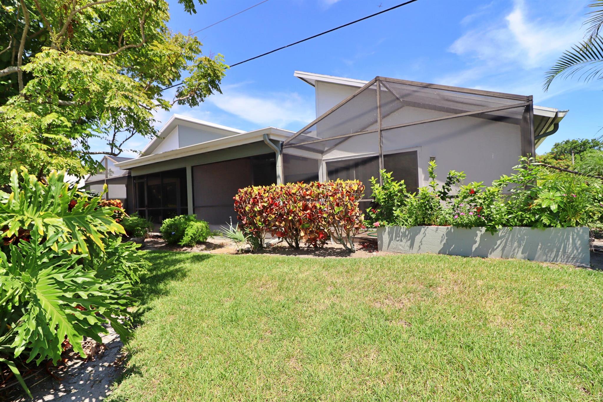 Homes for sale in Hobe Sound, FL | 6676 Se Yorktown Dr, Hobe Sound, FL 33455 | MLS# R11111378