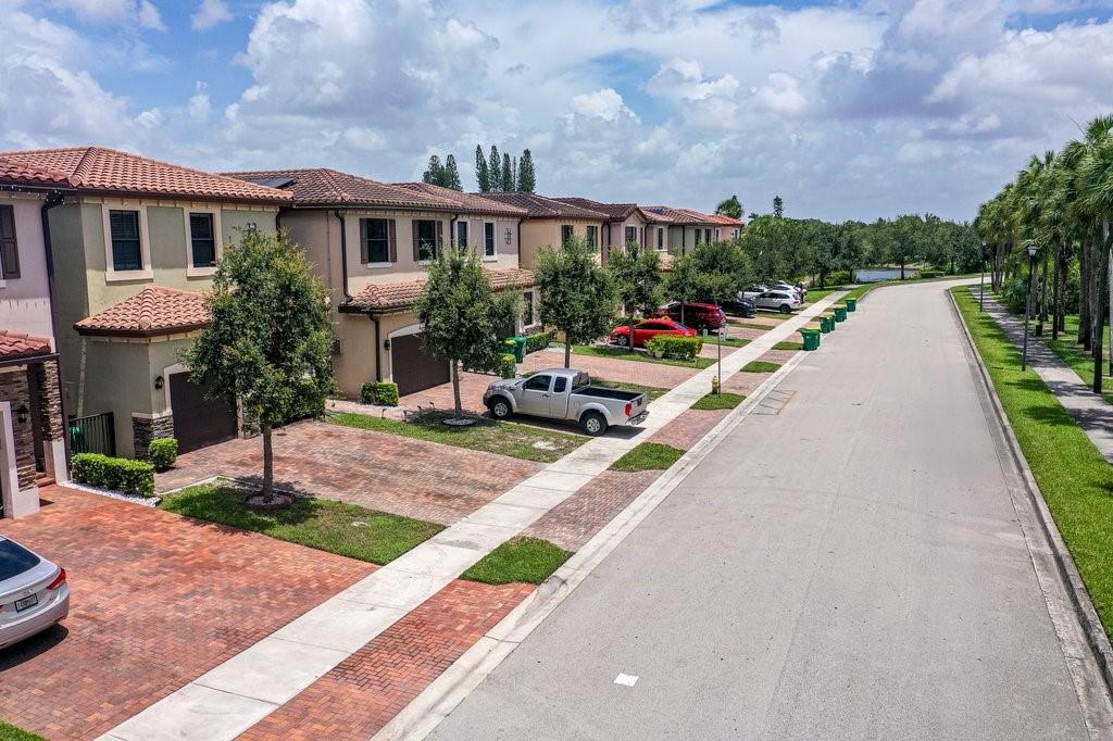 Homes for sale in Tamarac, FL | 5705 Nw 47Th Ave, Tamarac, FL 33319 | MLS# F10515580