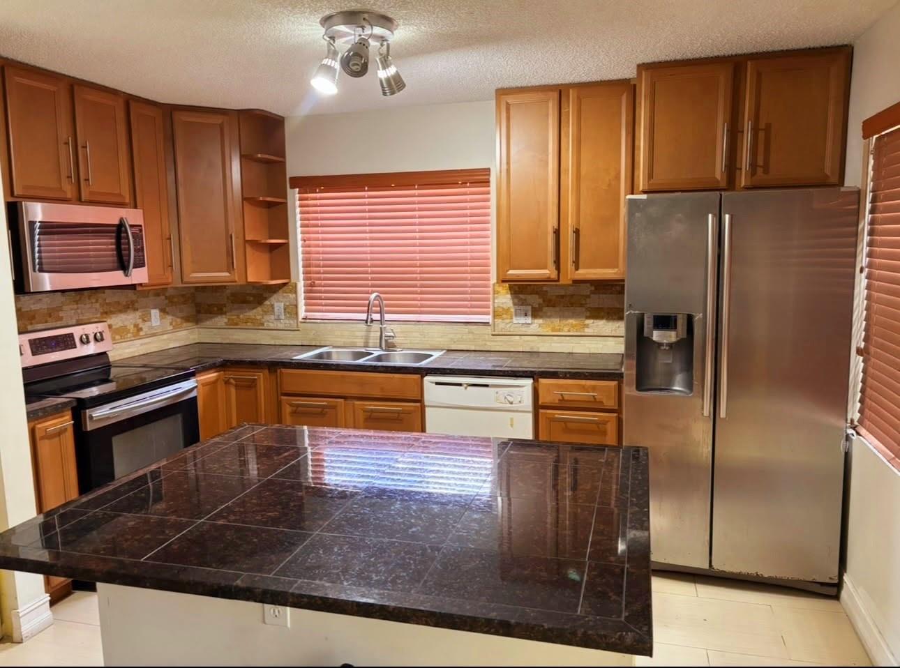 Homes for sale in Coconut Creek, FL | 6027 Nw 45Th Ter, Coconut Creek, FL 33073 | MLS# F10517493