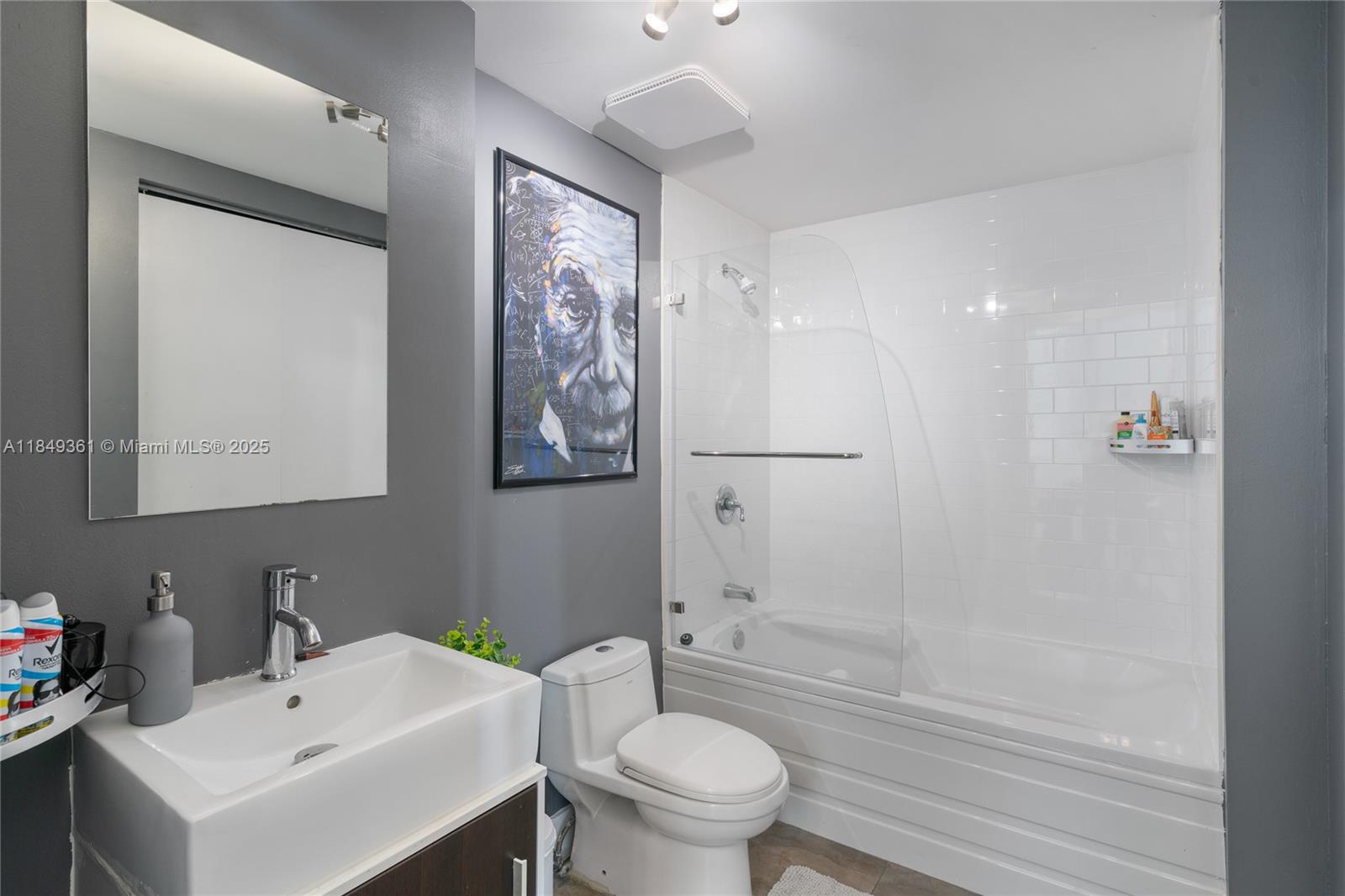 690 SW 1st Ct #2920, Miami FL 33130
