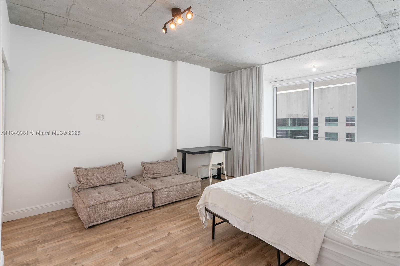 690 SW 1st Ct #2920, Miami FL 33130