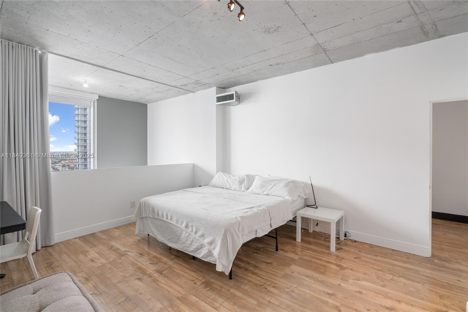 690 SW 1st Ct #2920, Miami FL 33130